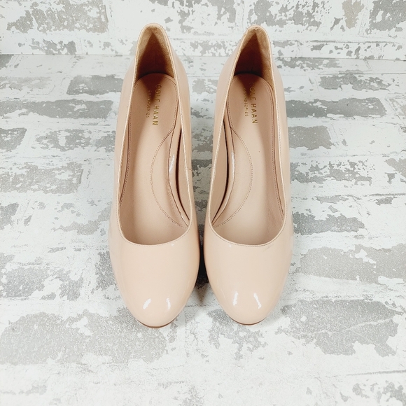 New Cole Haan  Gabbie   Patent Leather Cream Almond Toe Pumps I715 - Picture 9 of 13